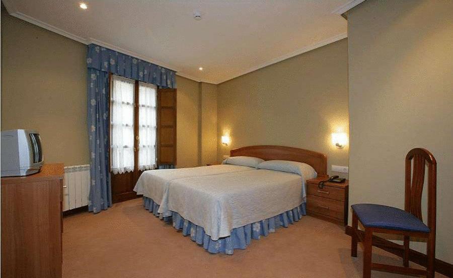 Gran Hotel Rural Cela Belmonte De Miranda Extérieur photo