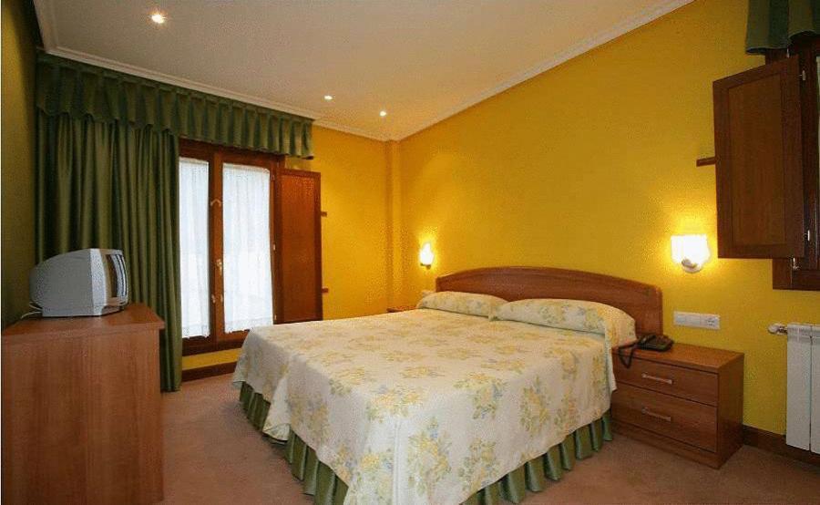 Gran Hotel Rural Cela Belmonte De Miranda Extérieur photo