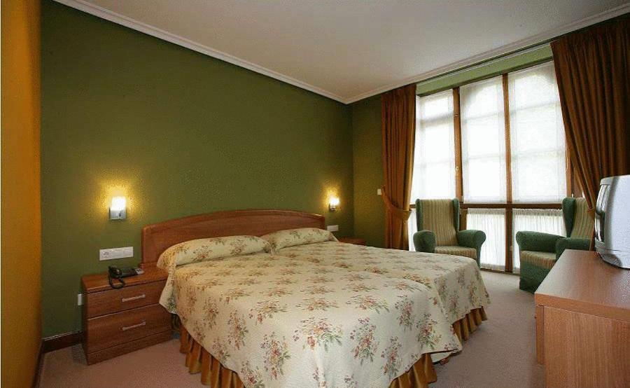 Gran Hotel Rural Cela Belmonte De Miranda Extérieur photo